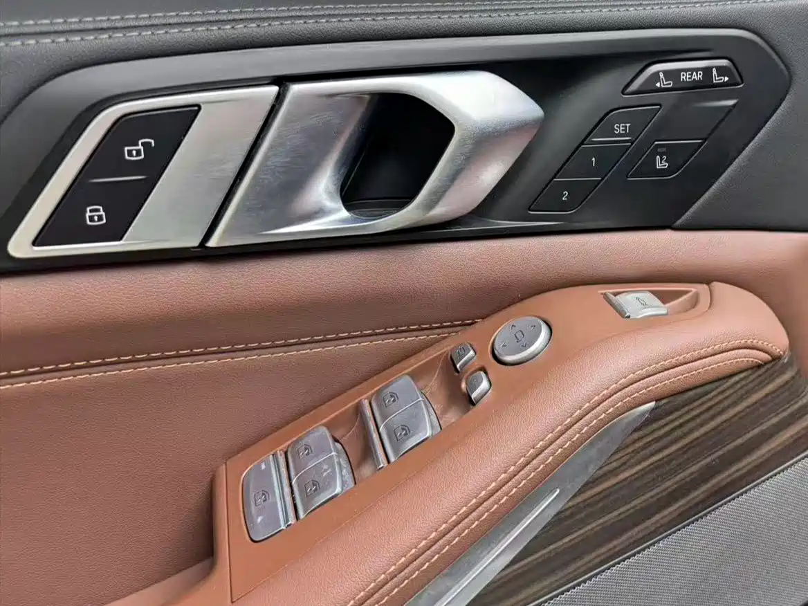 BMW X7 2024 xDrive40i Leading Luxury Package фото 10