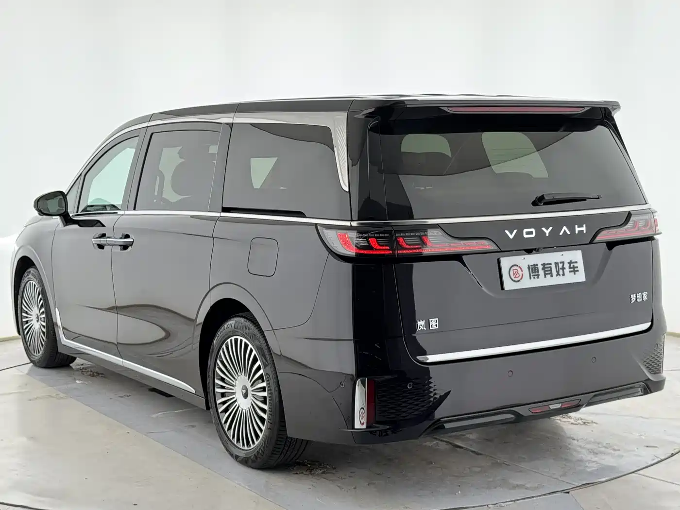 Voyah Auto Voyah Dreamer 2025 PHEV 4WD Kunpeng Premium Edition фото 17