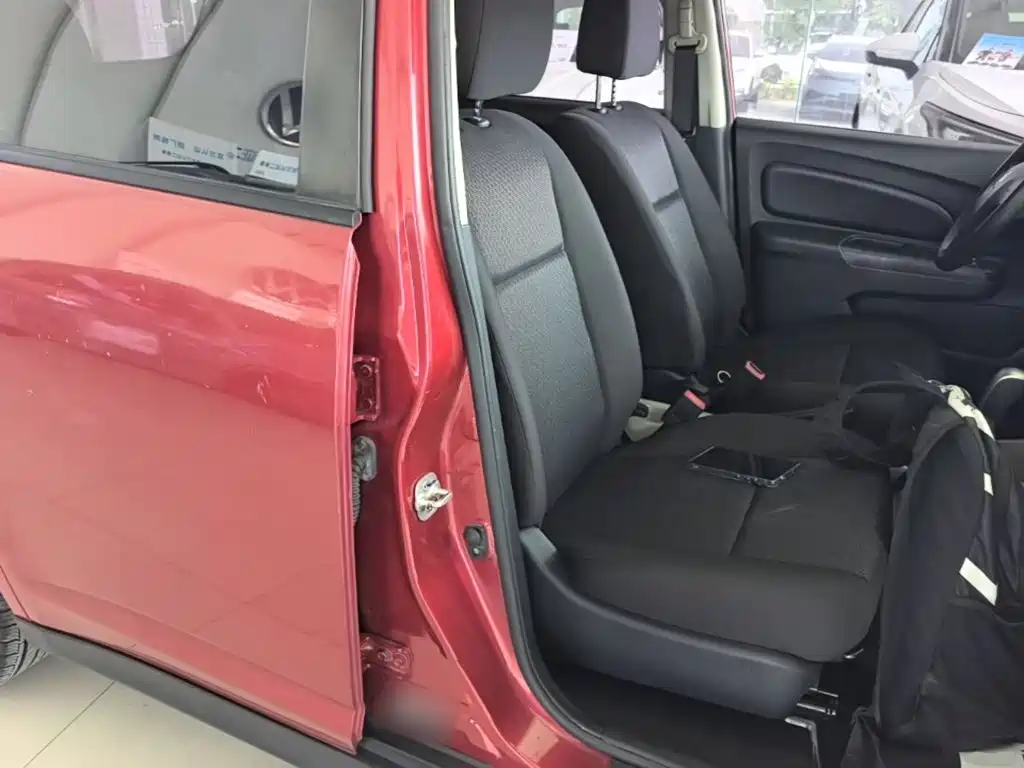 Venucia R50 2016 2016 Model 1.6L Automatic Elite Edition