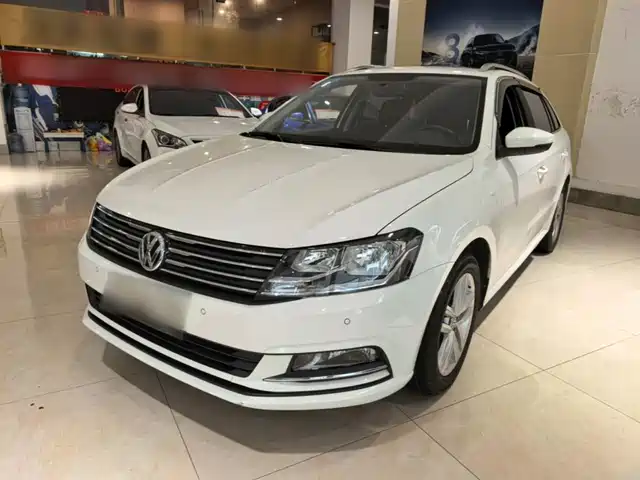  Volkswagen Lavida Tour 2015 1.6L Automatic Comfort Edition
