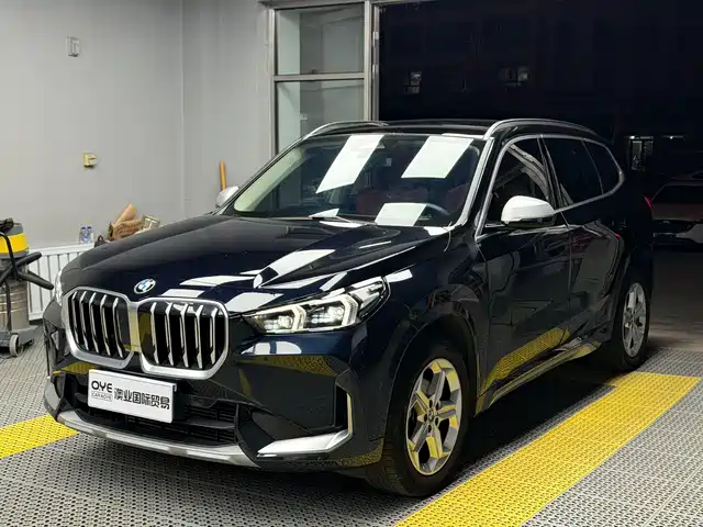 BMW X1 sDrive20Li, X Дизайн-пакет