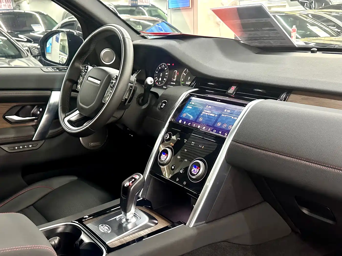 LAND ROVER DISCOVER NEW ENERGY SOURCES FOR SPORTS
