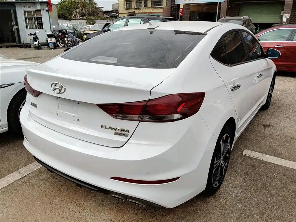 Hyundai Elantra 2018 1.4T DCT Dynamic·Vitality Model фото 7