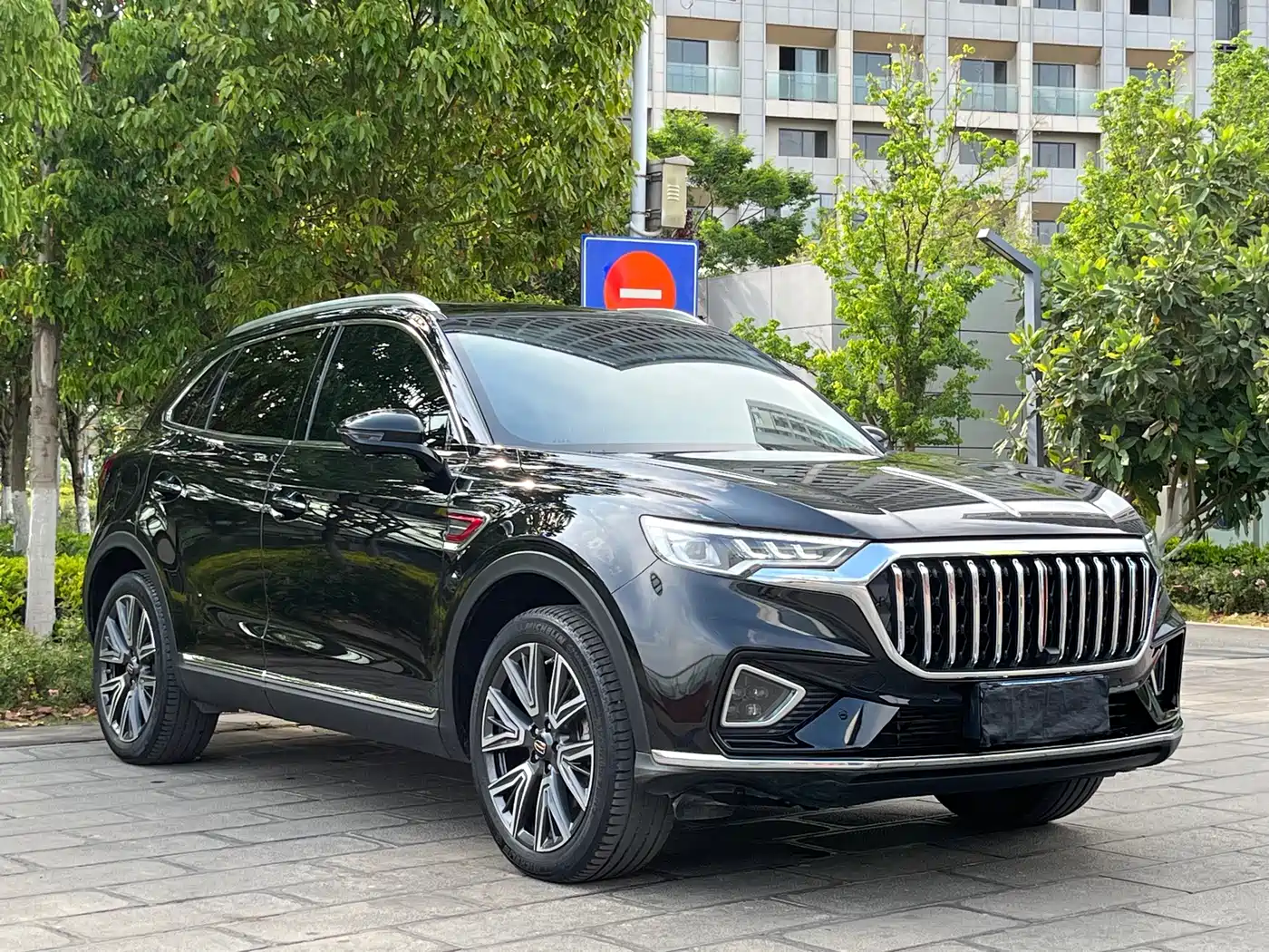 Hongqi HS5 2022 Facelift 2.0T Smart Flag Enjoyment AWD Edition фото 3