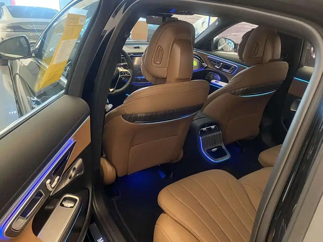 Mercedes-Benz E-Class 2025 E 300 L Luxury фото 2