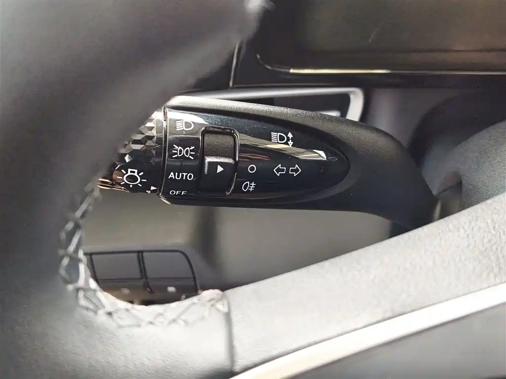 Hyundai Elantra 2023 1.5L CVT GLX Elite Edition фото 4