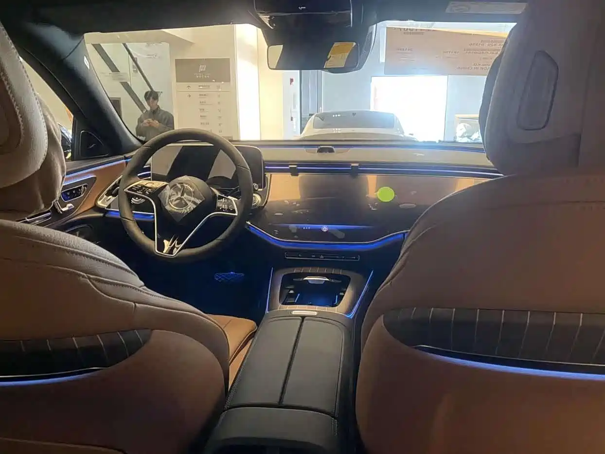Mercedes-Benz E-Class 2025 E 300 L Luxury фото 7
