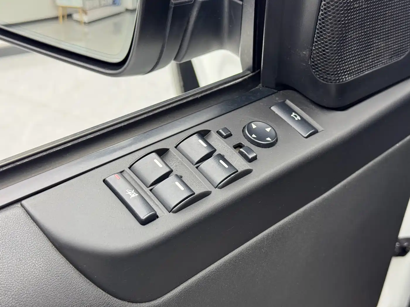 Land Rover Range Rover 2011 5.0 SC V8 Ultimate Edition фото 4