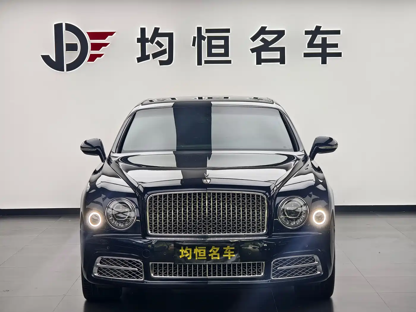 Bentley Mulsanne 2017 6.8T Long Wheelbase фото 2