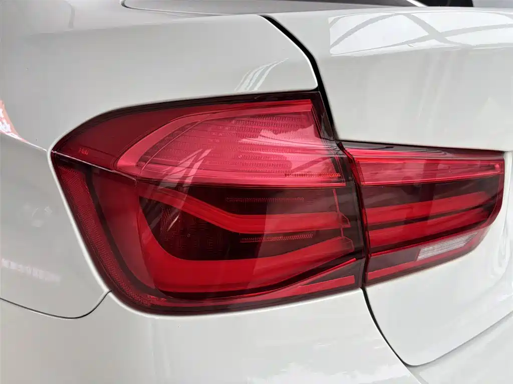 BMW 3 Series 2018 320i M Sport Package фото 8