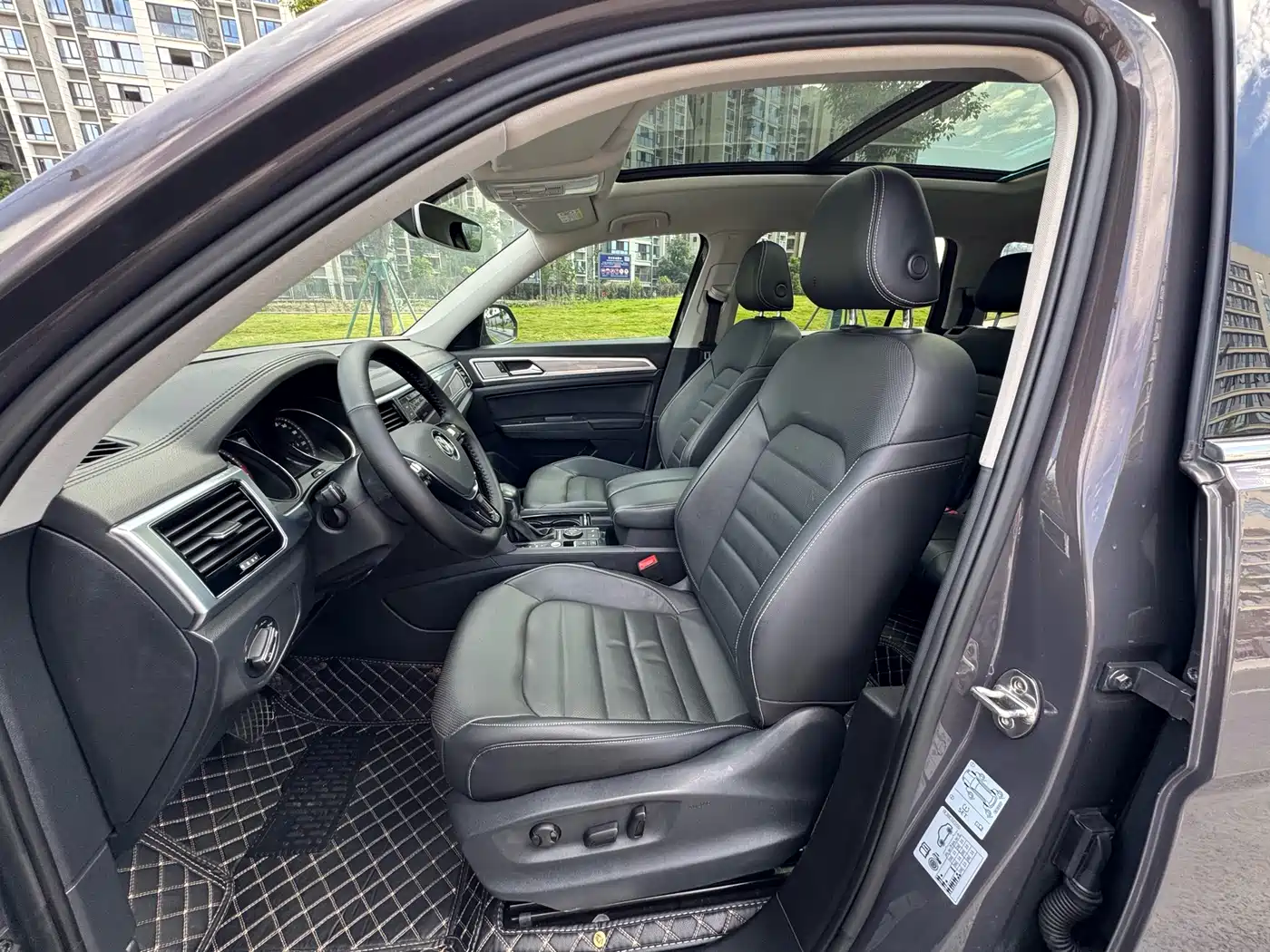 Volkswagen Teramont 2019 380TSI 4WD Luxury Edition China VI фото 3