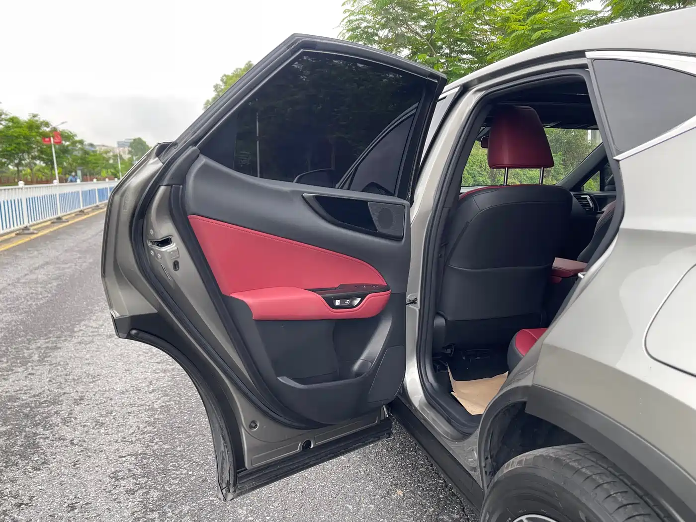 Lexus NX 2022 350h FWD Joy Creation Edition фото 29