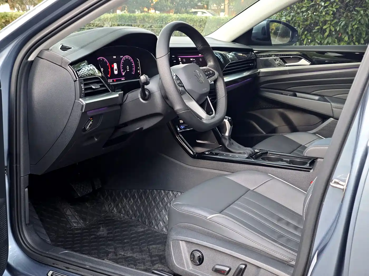 Volkswagen Passat 2022 330TSI Starlight Elite Edition фото 4