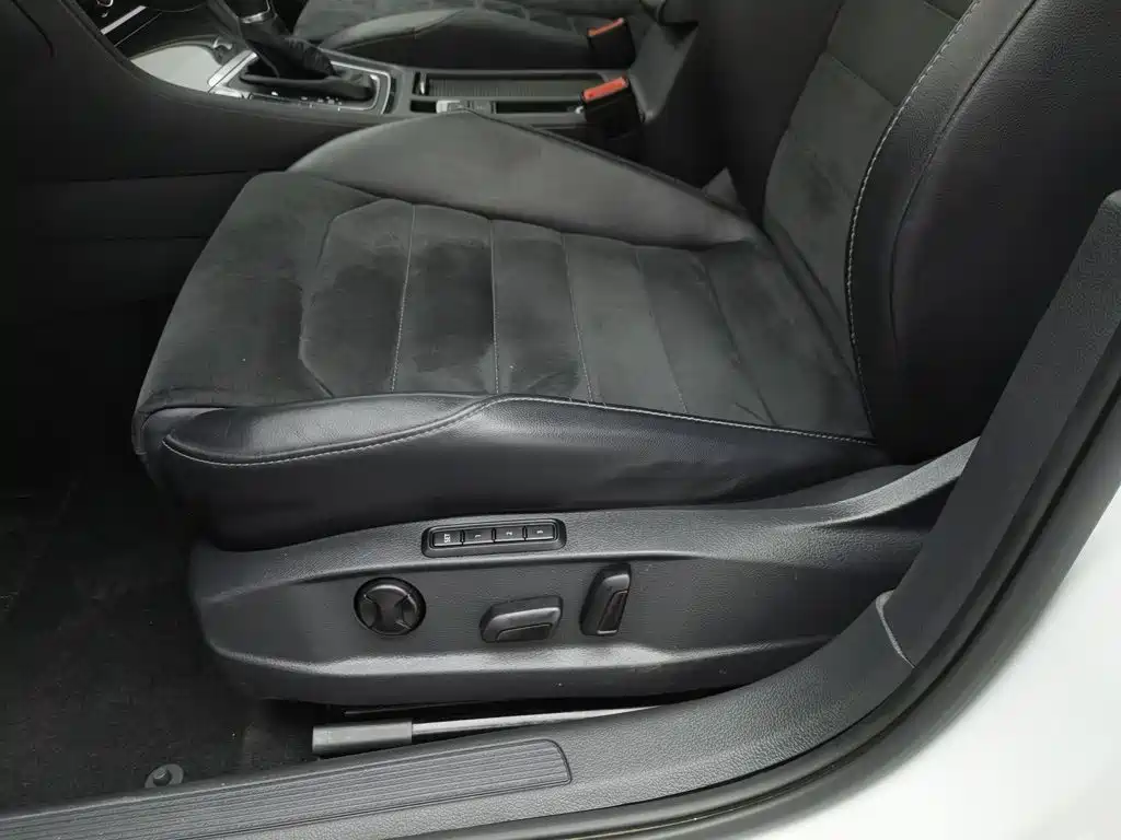 Volkswagen Golf 2018 230TSI Automatic Luxury 20