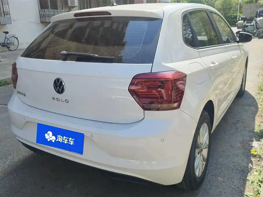 Volkswagen Polo 2021 Plus 1.5L Automatic Colorful Tech Edition фото 3