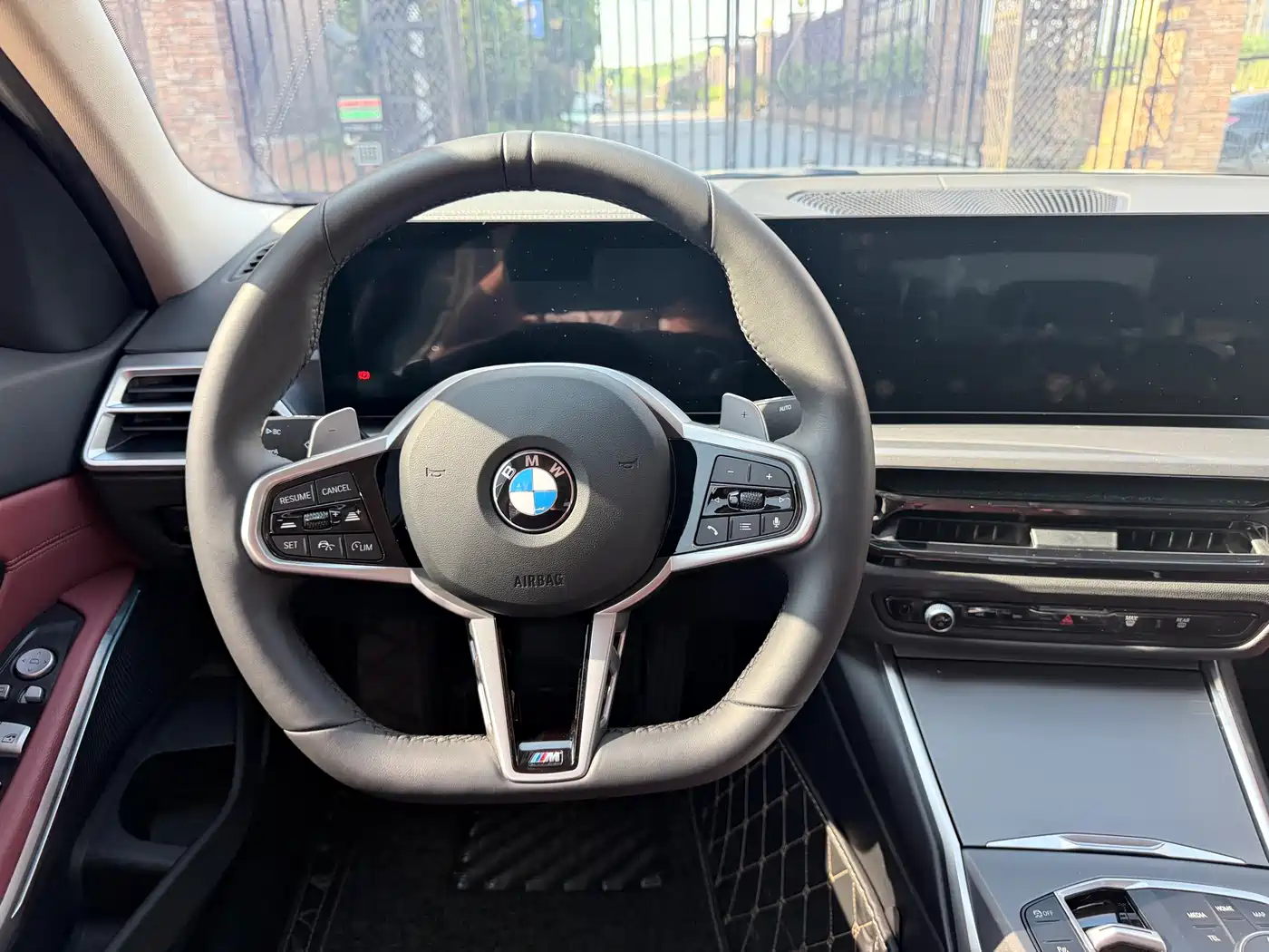 BMW 3 Series 2025 325i M Sport Package фото 9