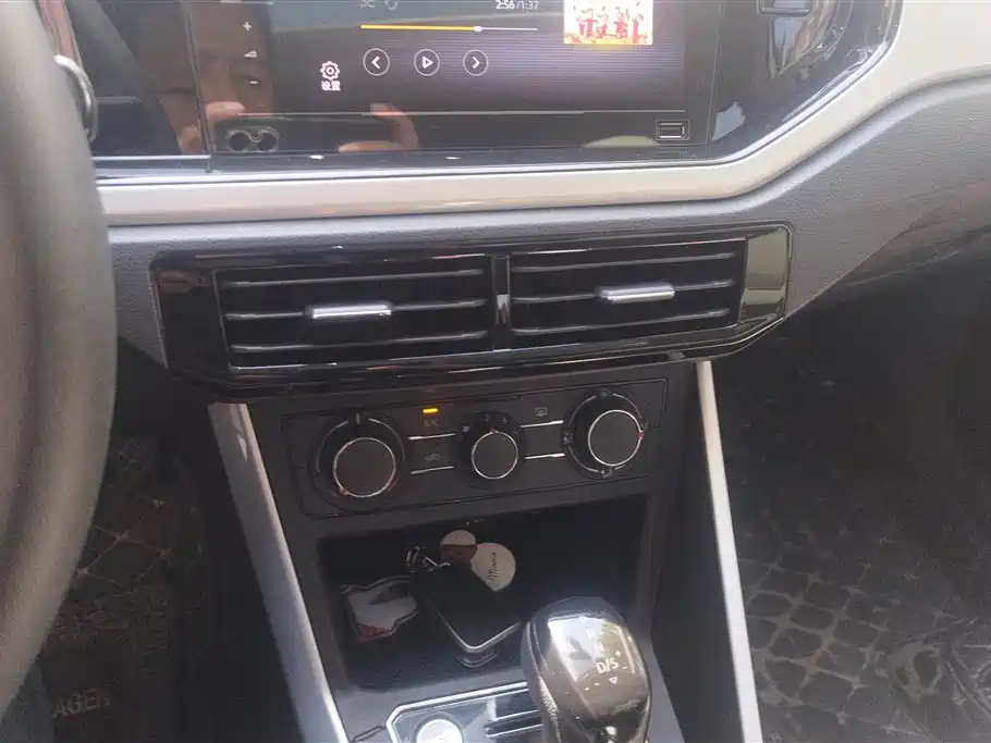 Volkswagen Polo 2021 Plus 1.5L Automatic Colorful Tech Edition фото 13