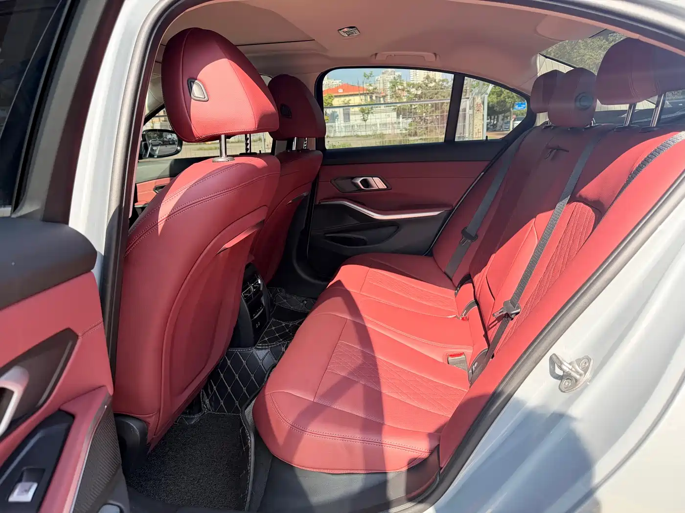BMW 3 Series 2025 325i M Sport Package фото 10