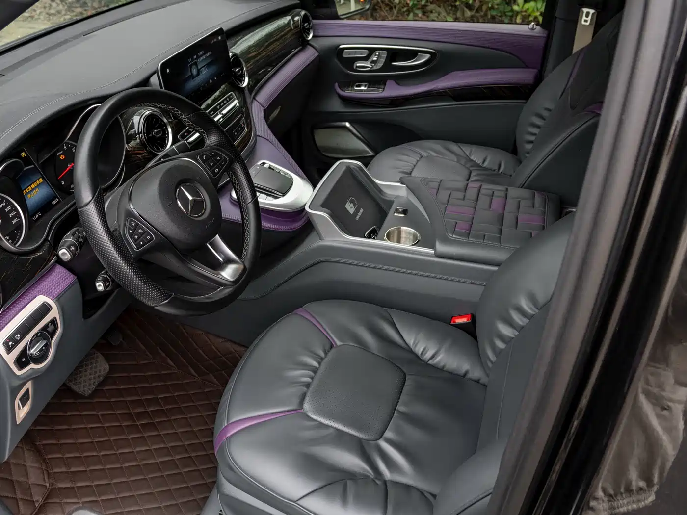 Mercedes-Benz V-Class 2022 V 260 L Long Wheelbase Luxury Edition фото 6
