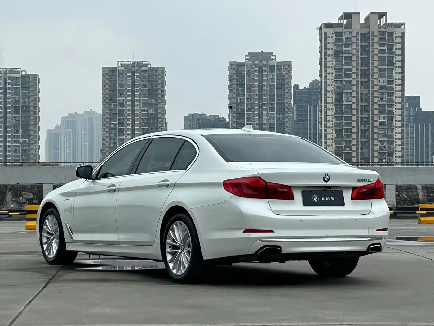 BMW 5 Series New Energy 2019 Facelift 530Le Pioneer Edition фото 6
