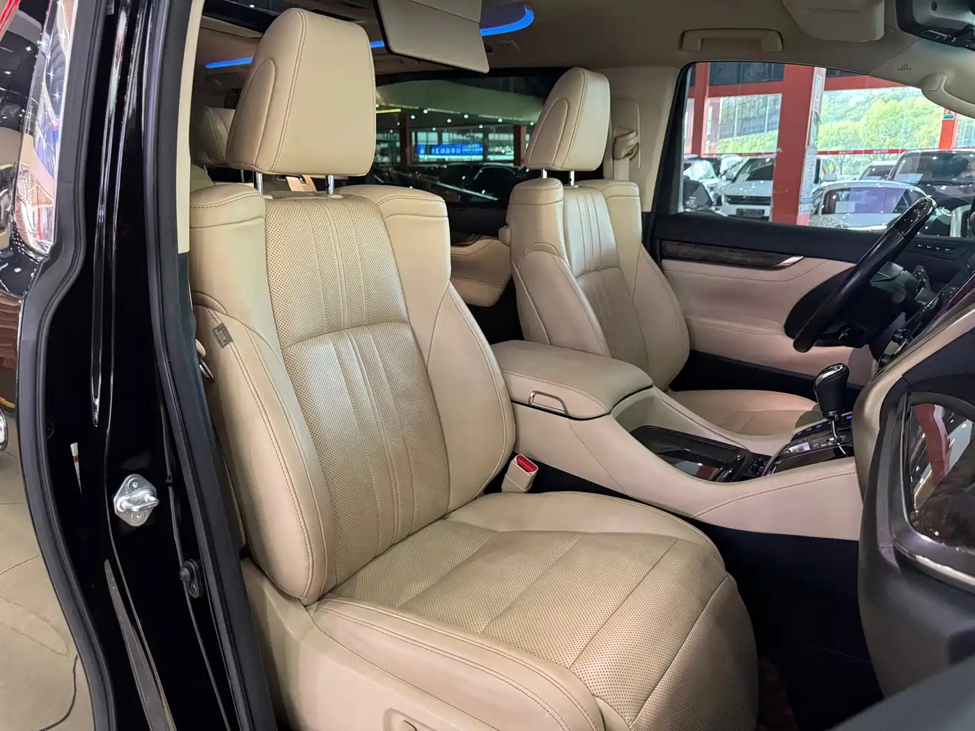Toyota Vellfire 2021 Crown Hybrid 2.5L HV Premium Edition фото 15