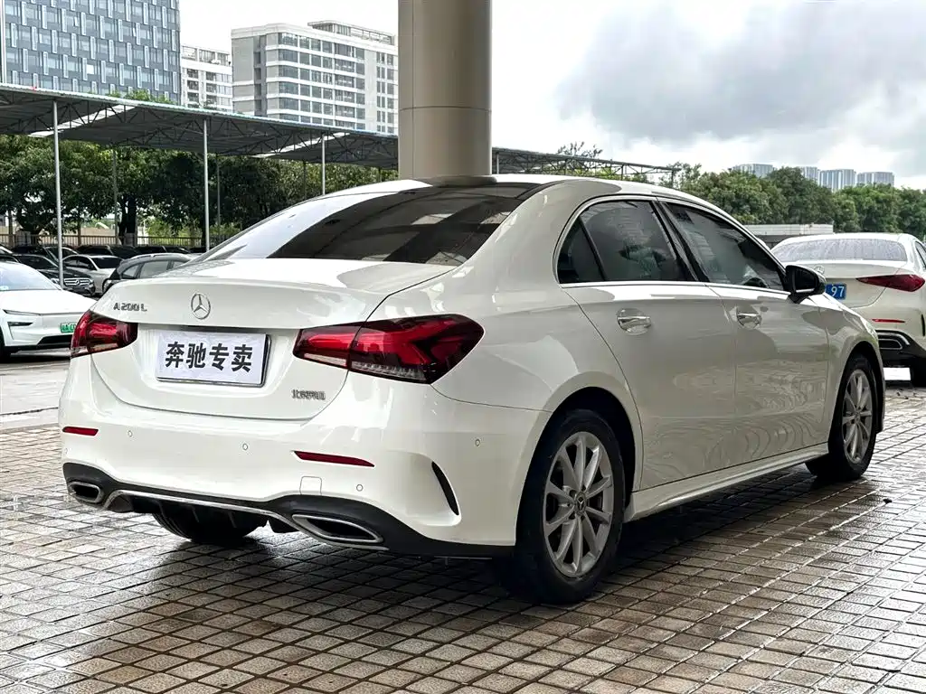 Mercedes-Benz A-Class 2021 A 200 L Sport Sedan Fashion Edition фото 7