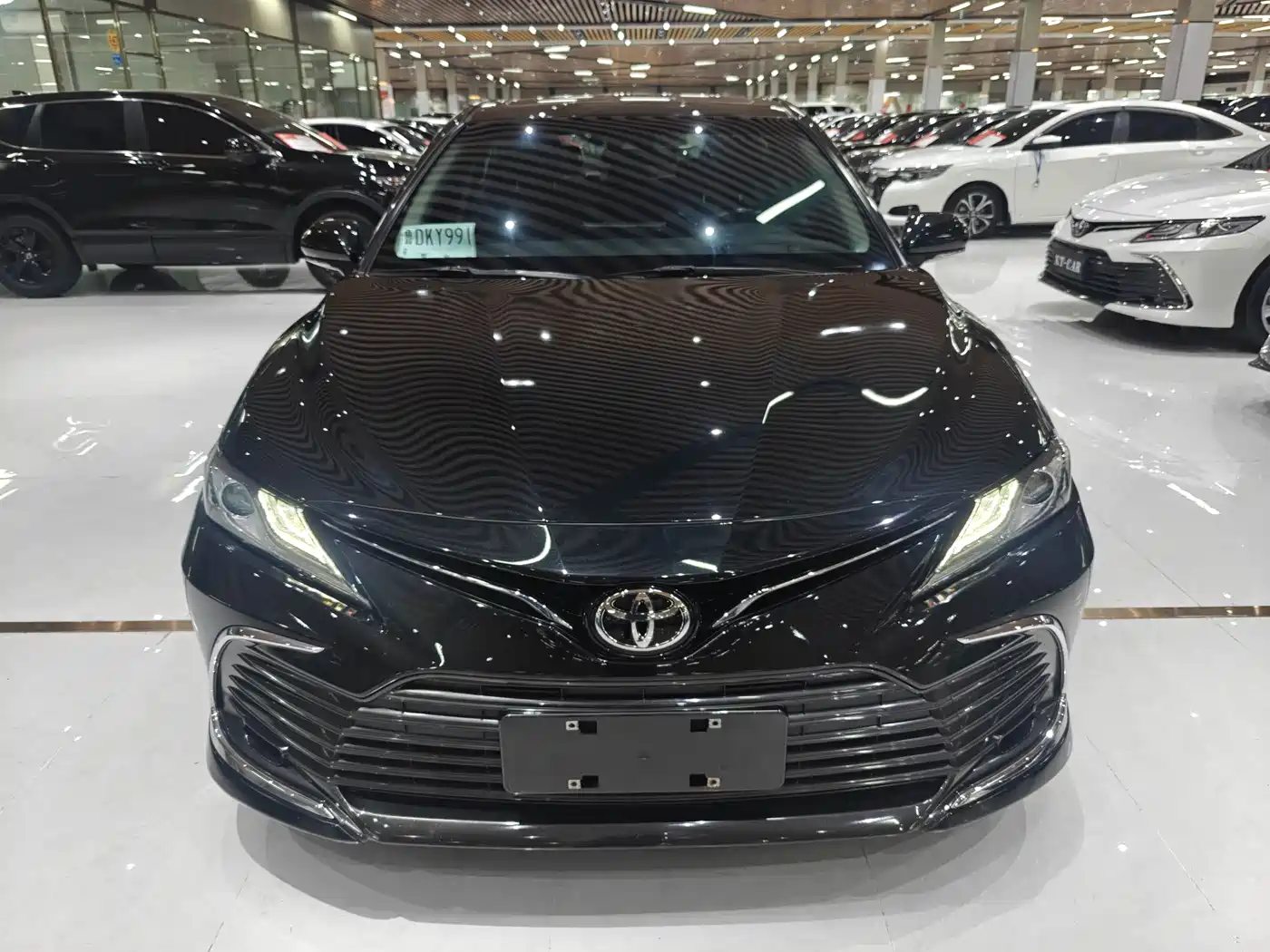 Toyota Camry 2021 2.0G Luxury Edition фото 2