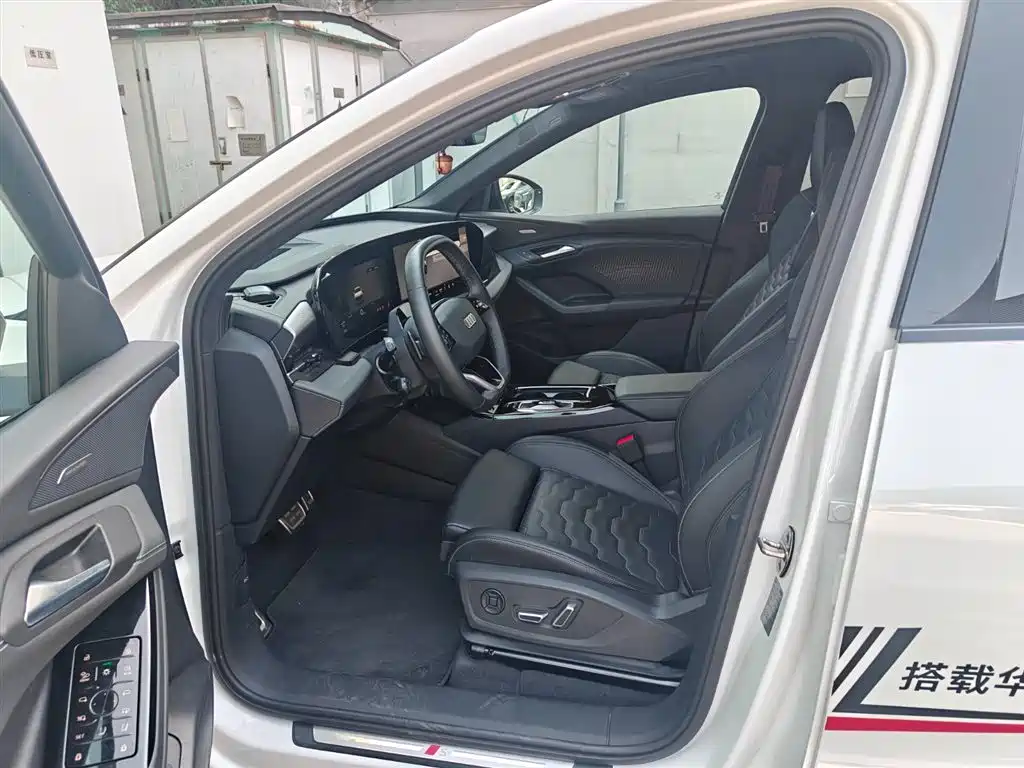 Audi Q6L e-tron 2025 Model Pioneer Edition фото 9