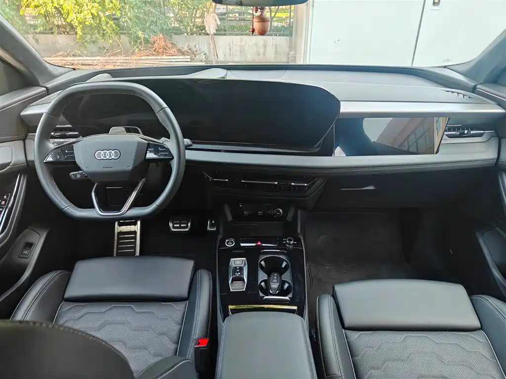 Audi Q6L e-tron 2025 Model Pioneer Edition фото 8