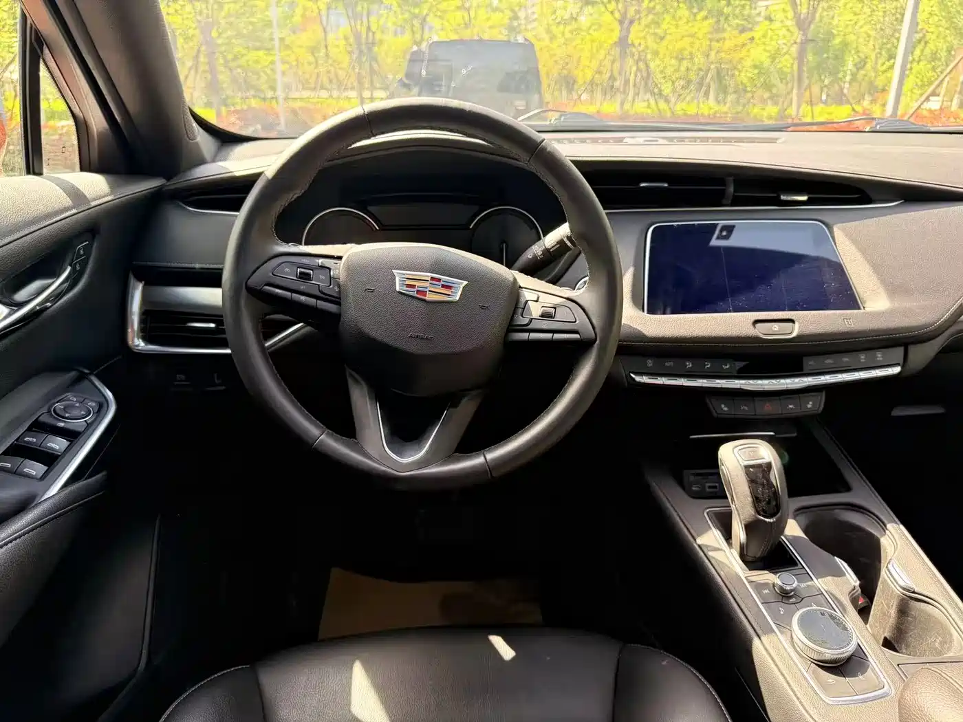 Cadillac XT4 2018 Model 28T 4WD Leading фото 16