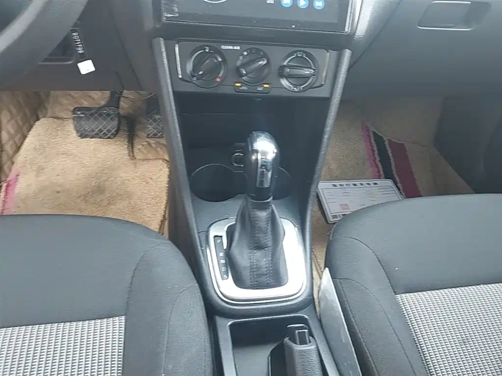 Volkswagen Polo 2018 1.5L Auto Safe Drive фото 14