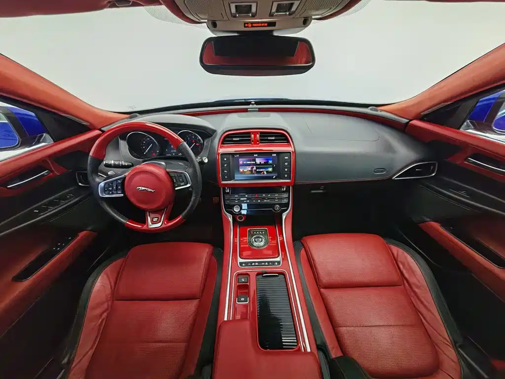 Jaguar XE 2017 2017 2.0T 200PS R-Sport