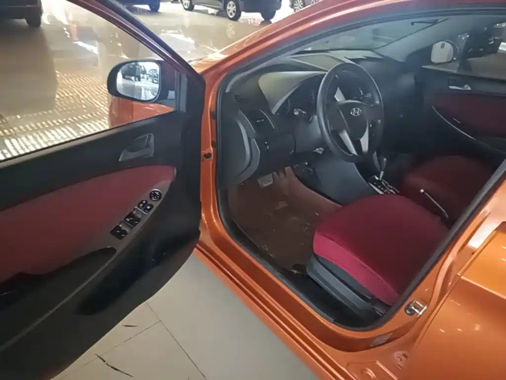 Hyundai Reina 2014 2014 Model 1.4L Automatic GLX