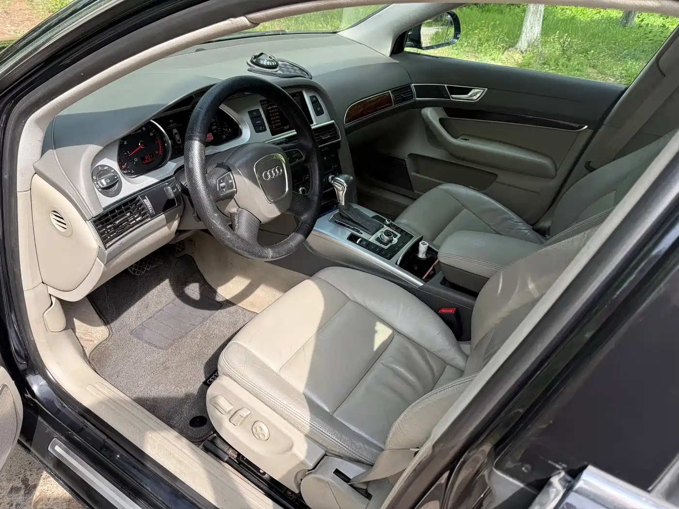 Audi A6L 2011 2.0 TFSI Automatic Comfort фото 9
