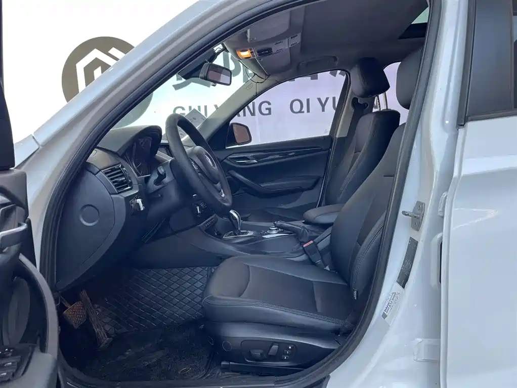 BMW X1 2015 Model sDrive18i Fashion Advanced Edition фото 6