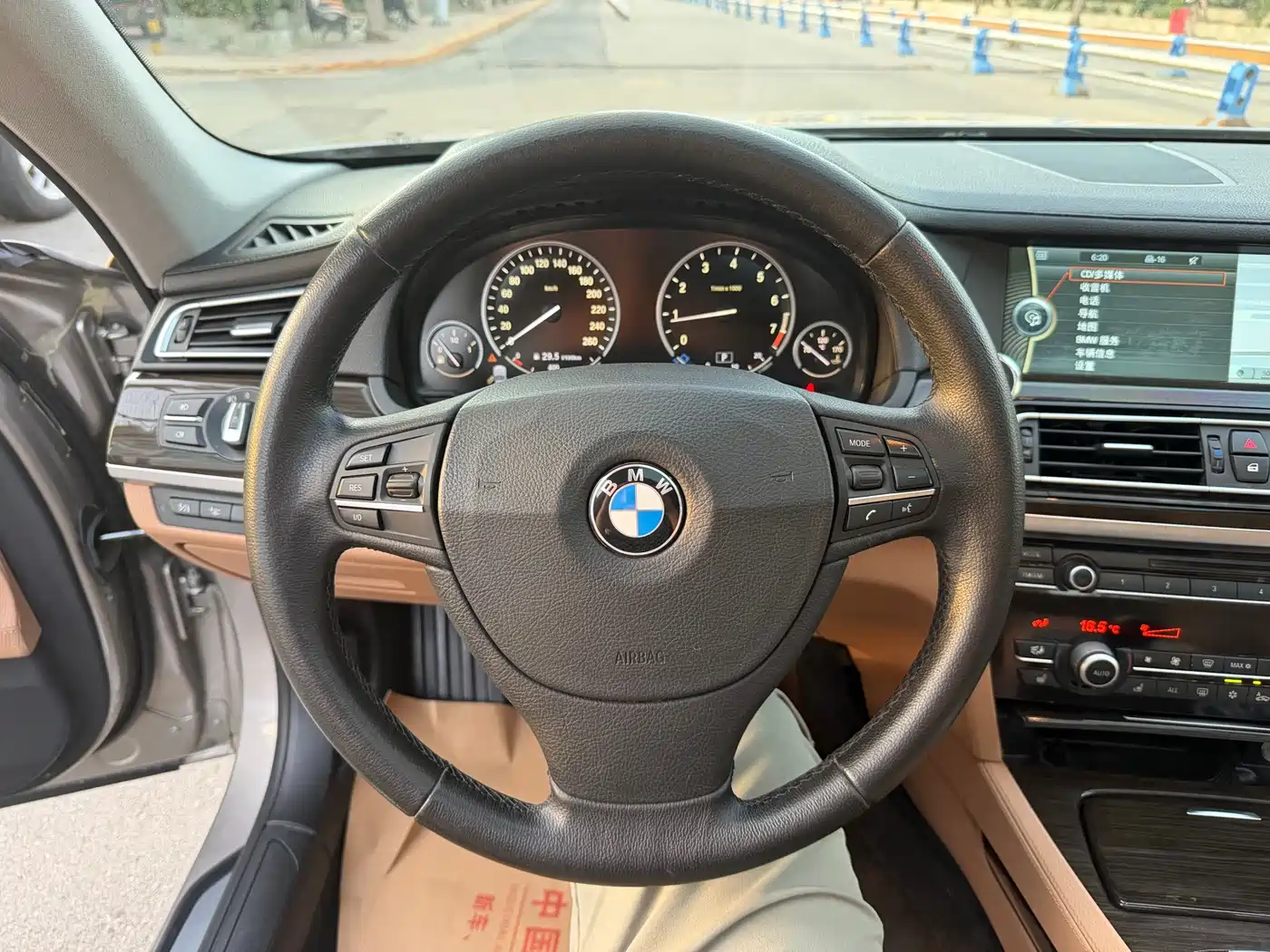 BMW 7 Series 2013 Model 740Li Luxury фото 14