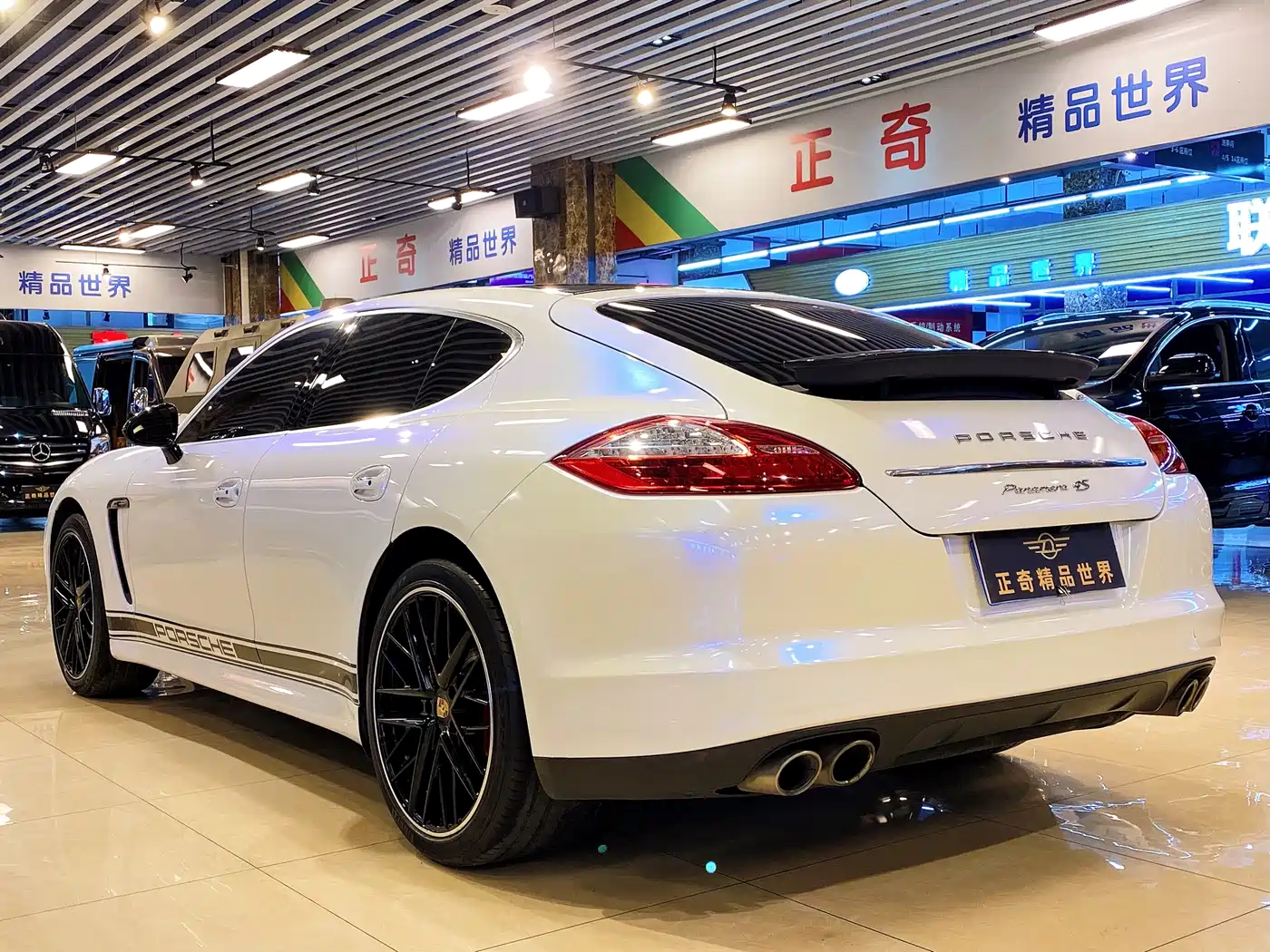 Porsche Panamera 2010 Model Panamera 4S 4.8L фото 8