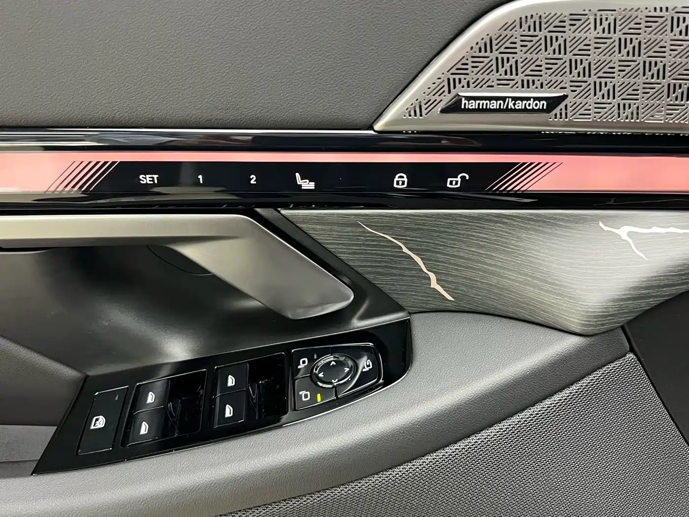 BMW 5 Series 2026 525Li M Sport Package фото 20