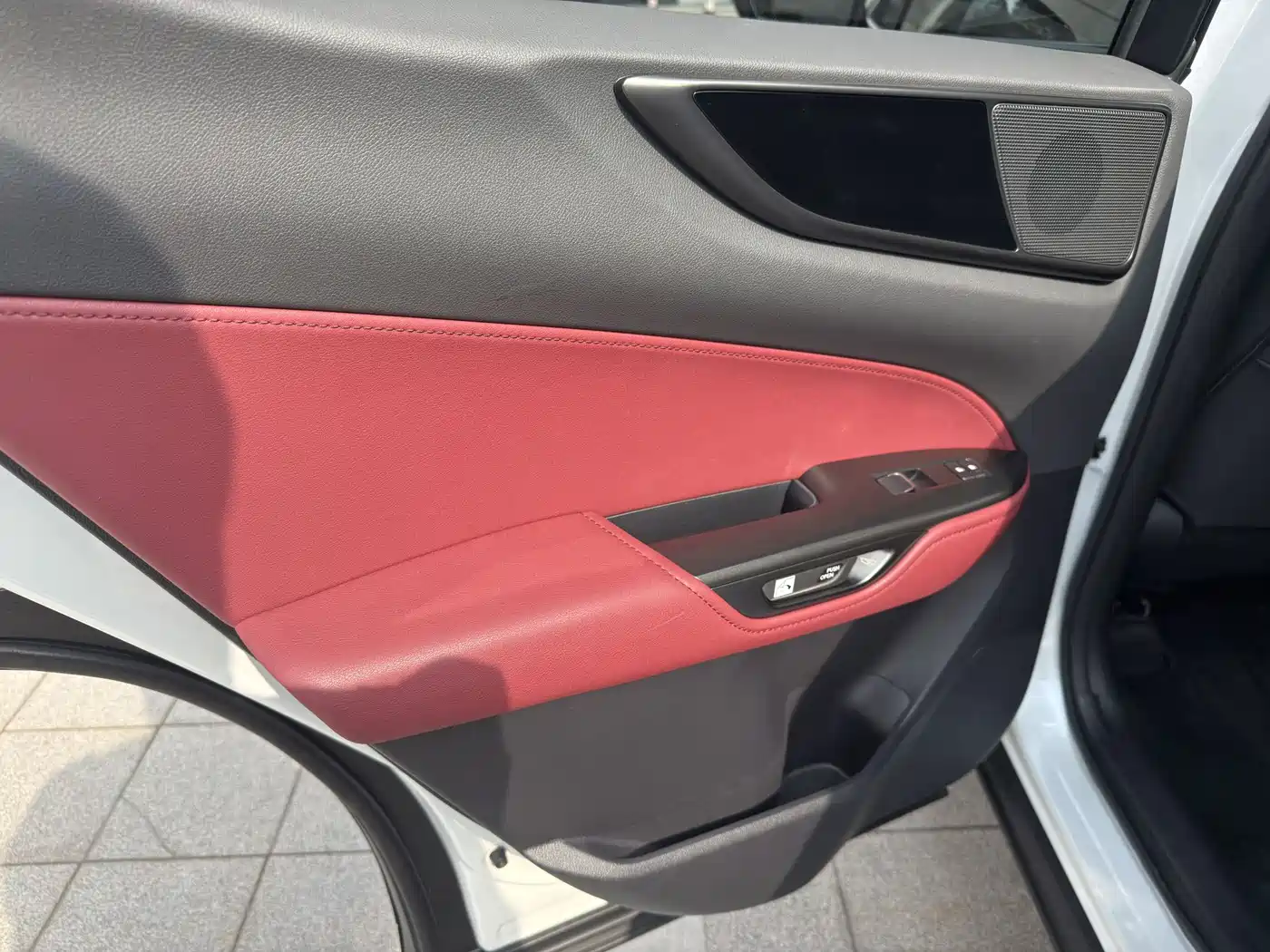 Lexus NX 2022 260 FWD Joy Creation Edition фото 10