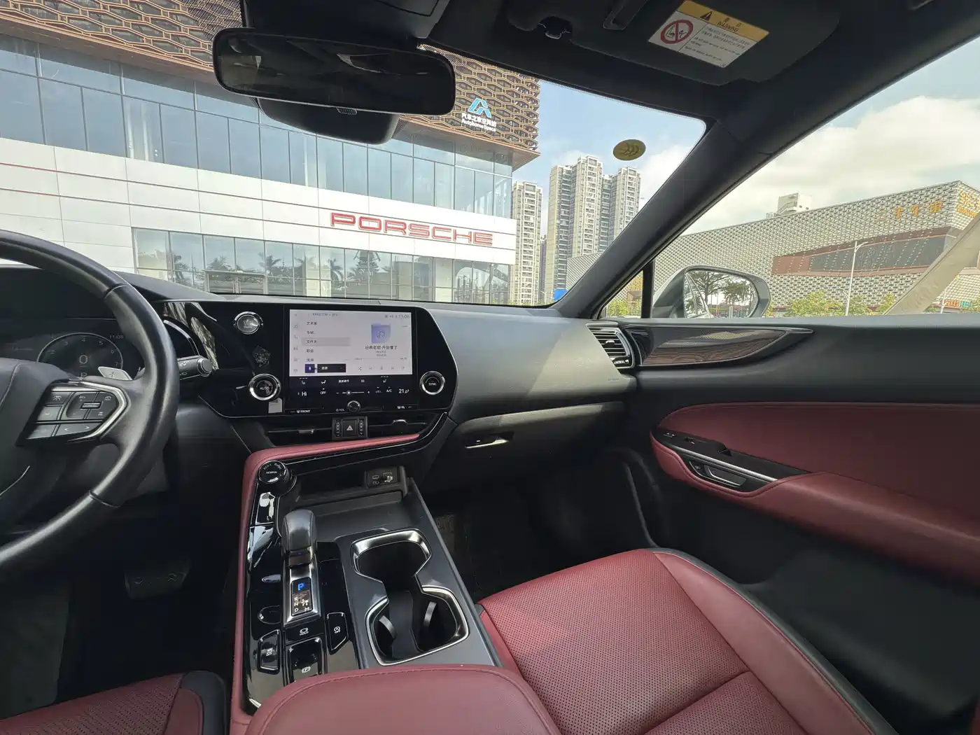 Lexus NX 2022 260 FWD Joy Creation Edition фото 19