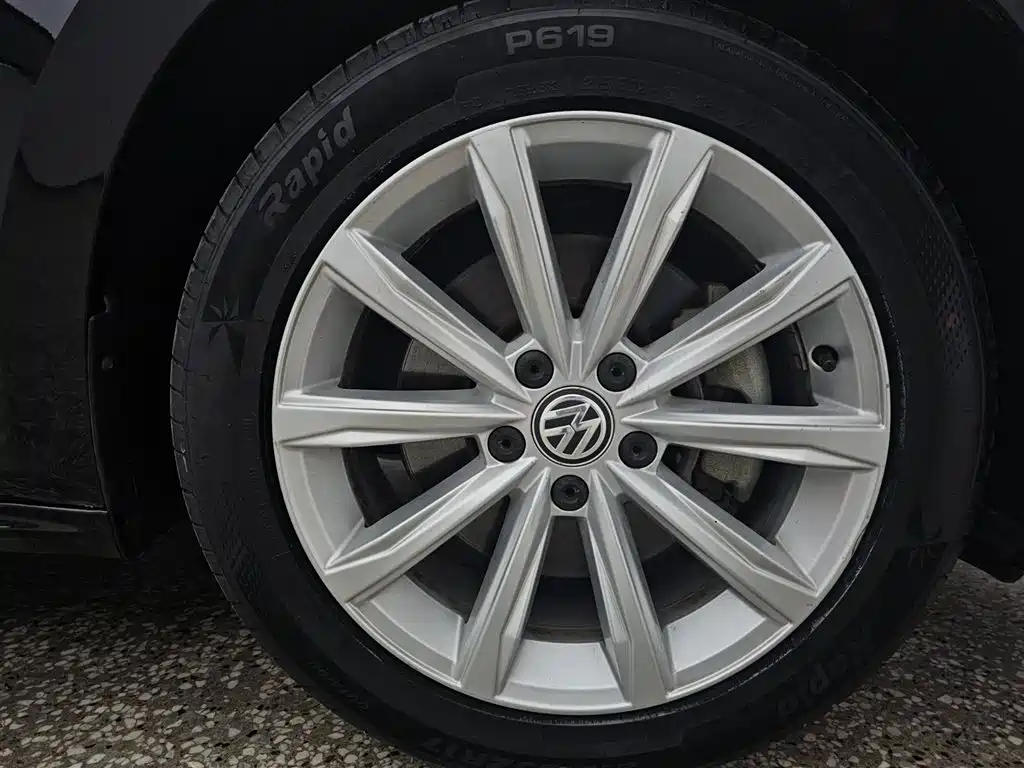 Volkswagen Passat 2019 330TSI Elite Version China VI фото 7