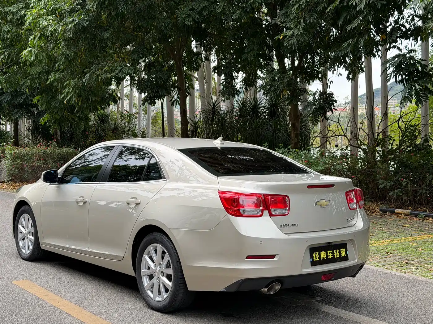 Chevrolet Malibu 2014 2.0L Automatic Luxury фото 3