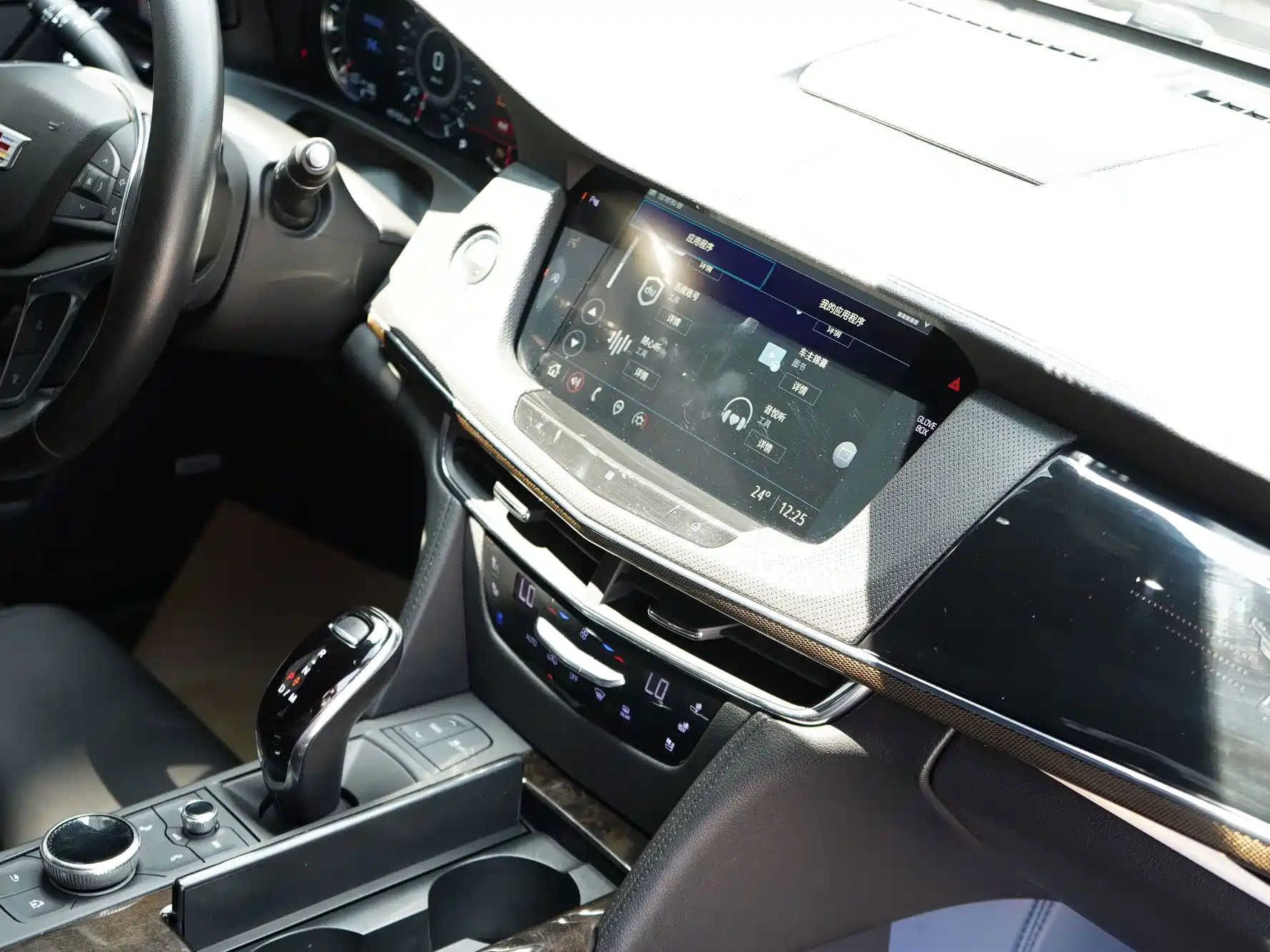 Фото 15 - Cadillac CT6
