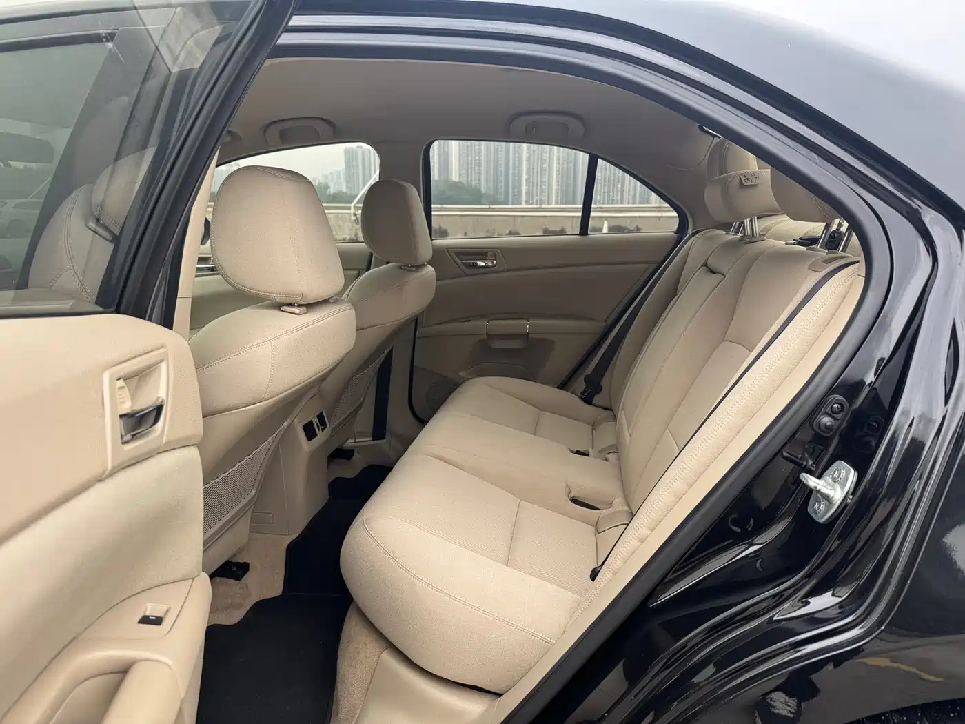 Suzuki Kizashi 2013 2011 2.4L 2WD CVT Standard Edition