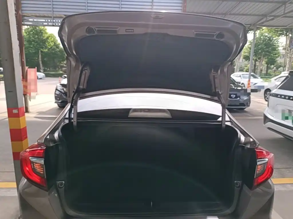 Honda Greiz 2017 2016 1.5L CVT Classic Edition