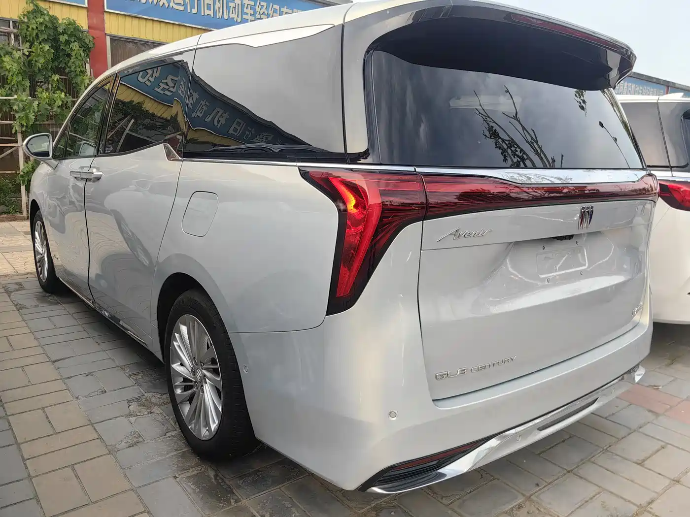 Buick Century 2025 2.0T 7-Seater World Edition фото 10
