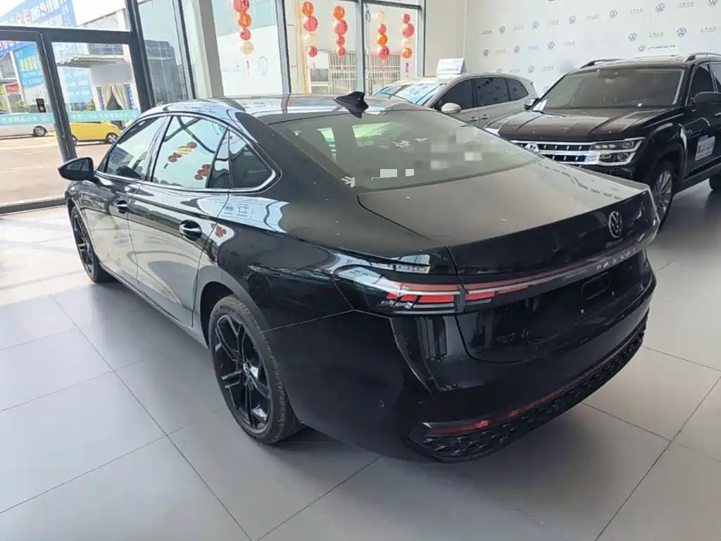 Volkswagen Passat 2025 2026 Pro 380TSI Starlight Dragon Prestige Edition