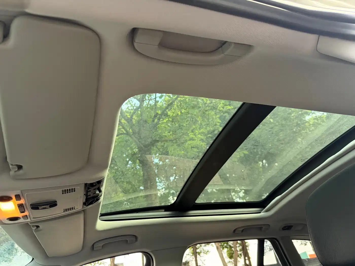 BMW X1 2012 xDrive28i Luxury Model фото 14