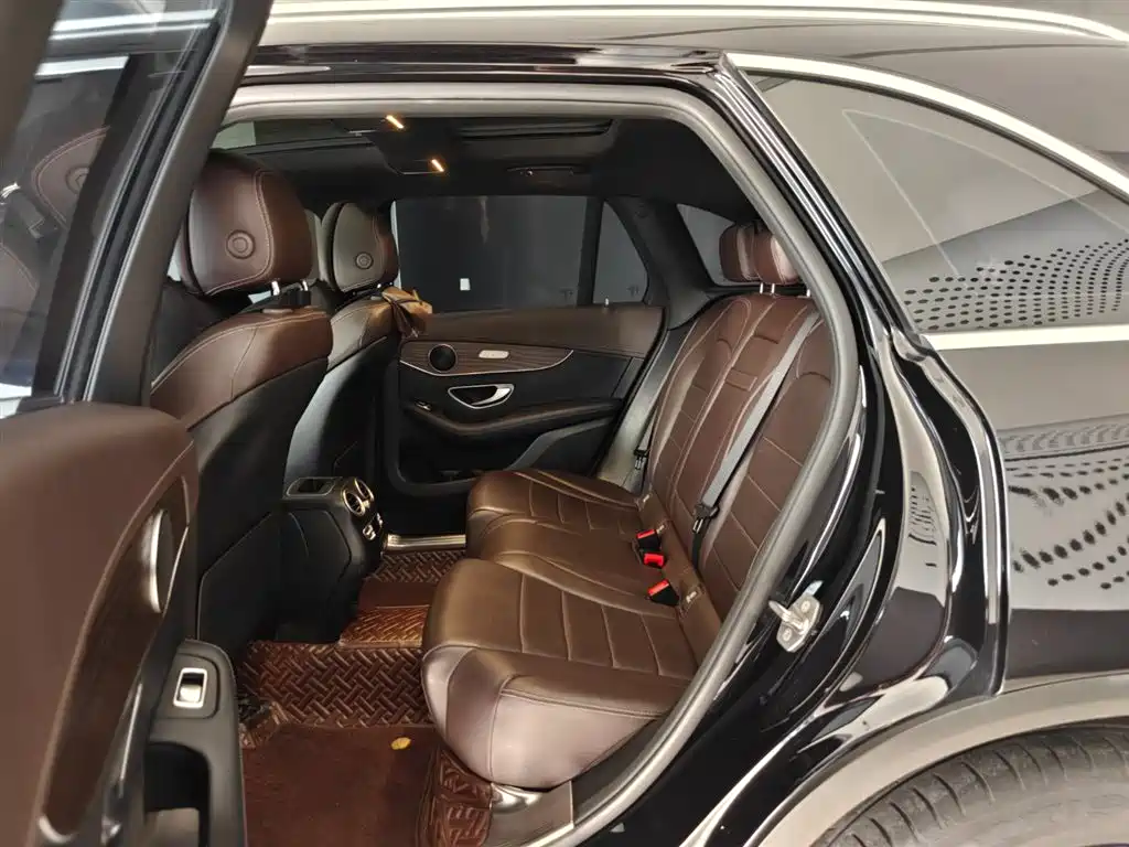 MERCEDES-BENZ GLC