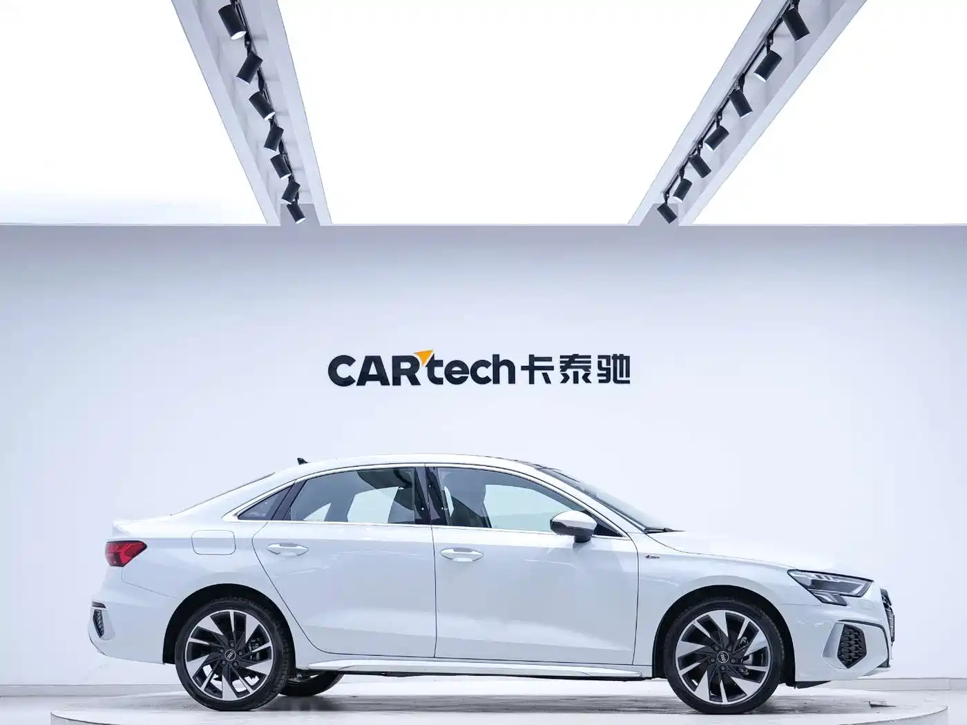 Audi A3 2024 Model A3L Limousine 35 TFSI Fashion Sport фото 4